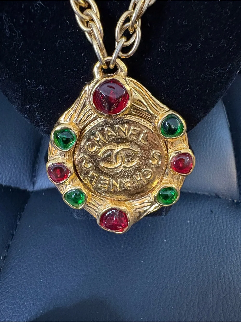 Chanel Gripoix CC Medallion Pendant Necklace RARE!